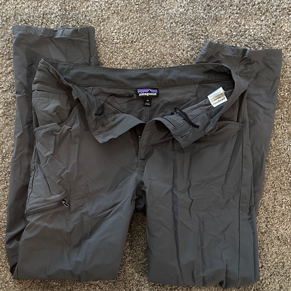 Grey men’s Patagonia hiking pants 32